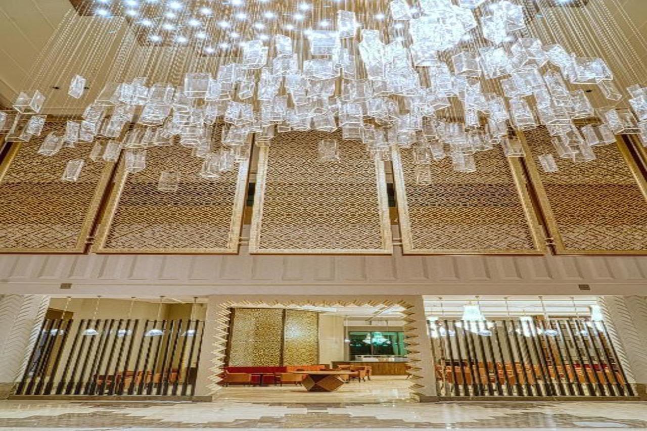 Отель The Leela Гандинагар Экстерьер фото